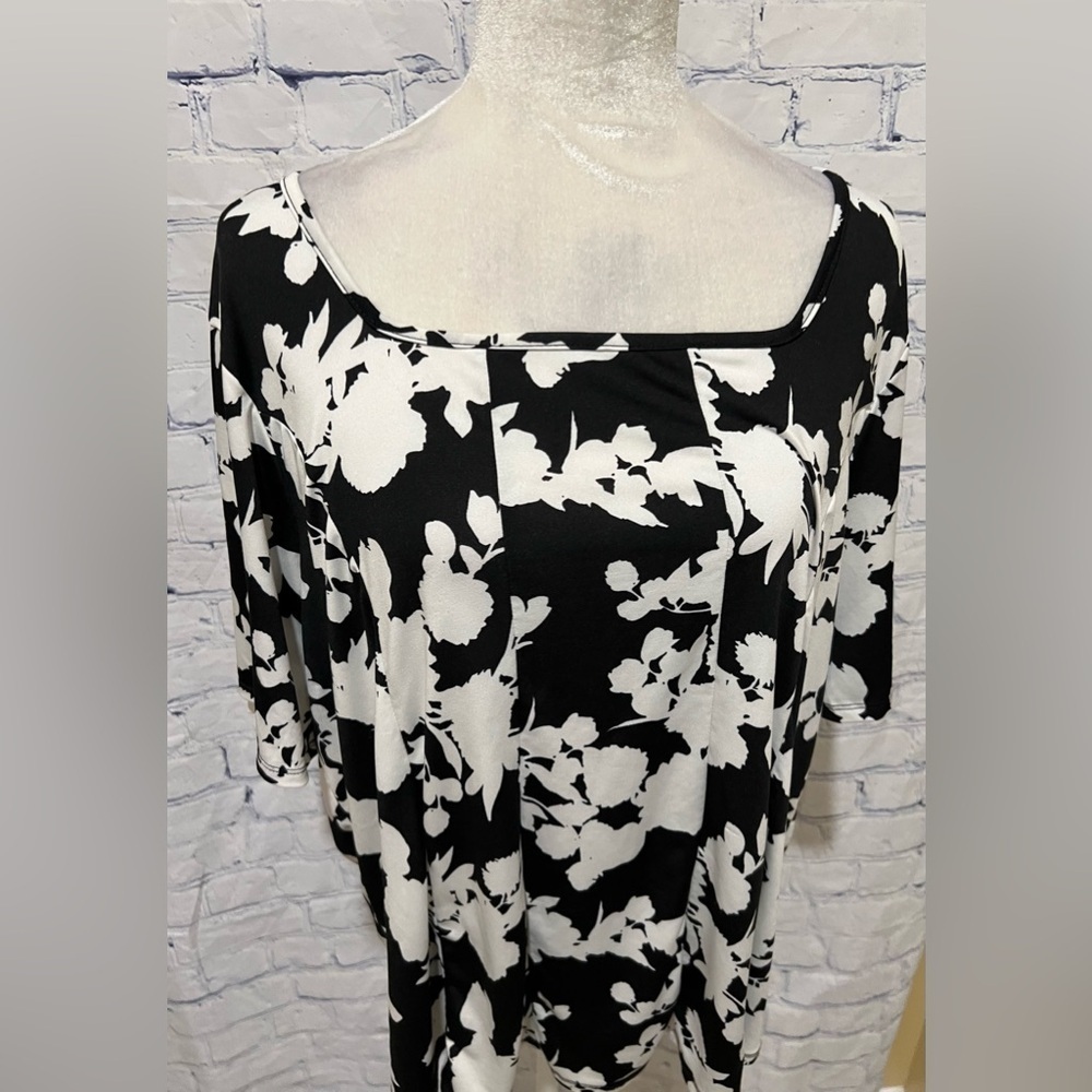 Zac & Rachel Woman Black-And-White Floral Top Size 1X - Picture 2 of 7